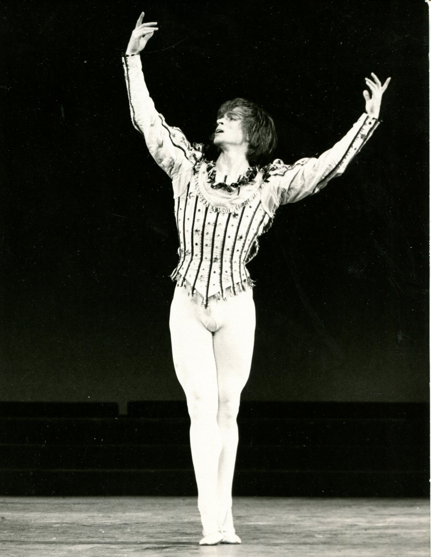 [FONTEYN & NUREYEV]: [FONTEYN MARGOT] (1919-1991) English ballerina & [NUREYEV RUDOLF] (1938-1993) - Image 13 of 17