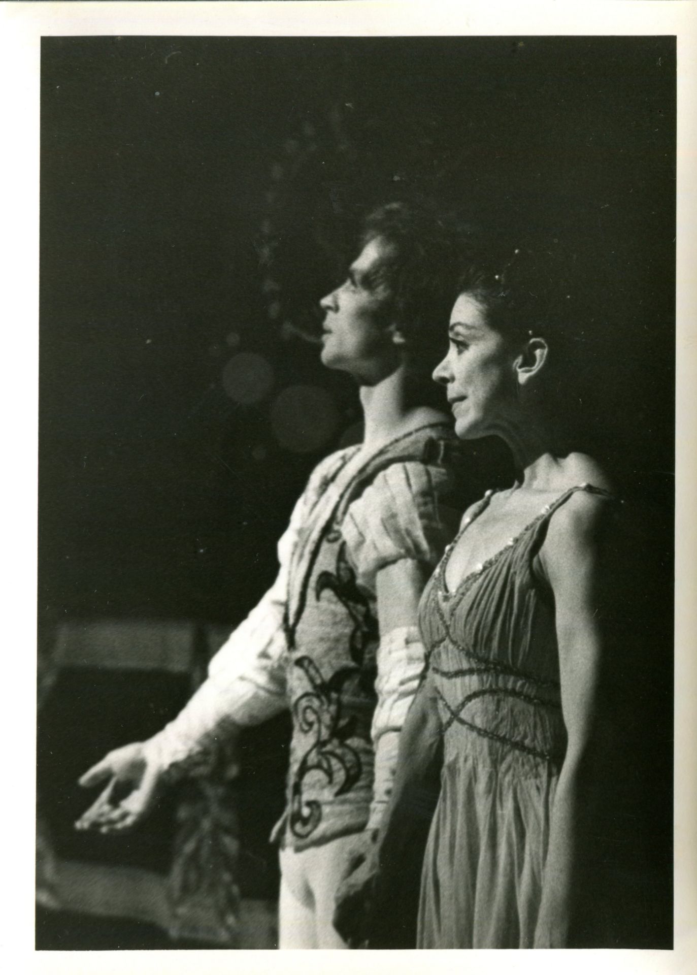 [FONTEYN & NUREYEV]: [FONTEYN MARGOT] (1919-1991) English ballerina & [NUREYEV RUDOLF] (1938-1993) - Image 4 of 17