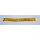 An 18ct Gold Linked Bracelet 32.1 gms