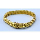 An 18ct. Gold Linked Bracelet 26.5 gms. 19.5 cms long