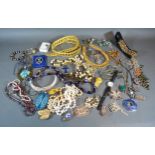 A Collection of Jewellery to include necklaces, brooches and other items of jewellery