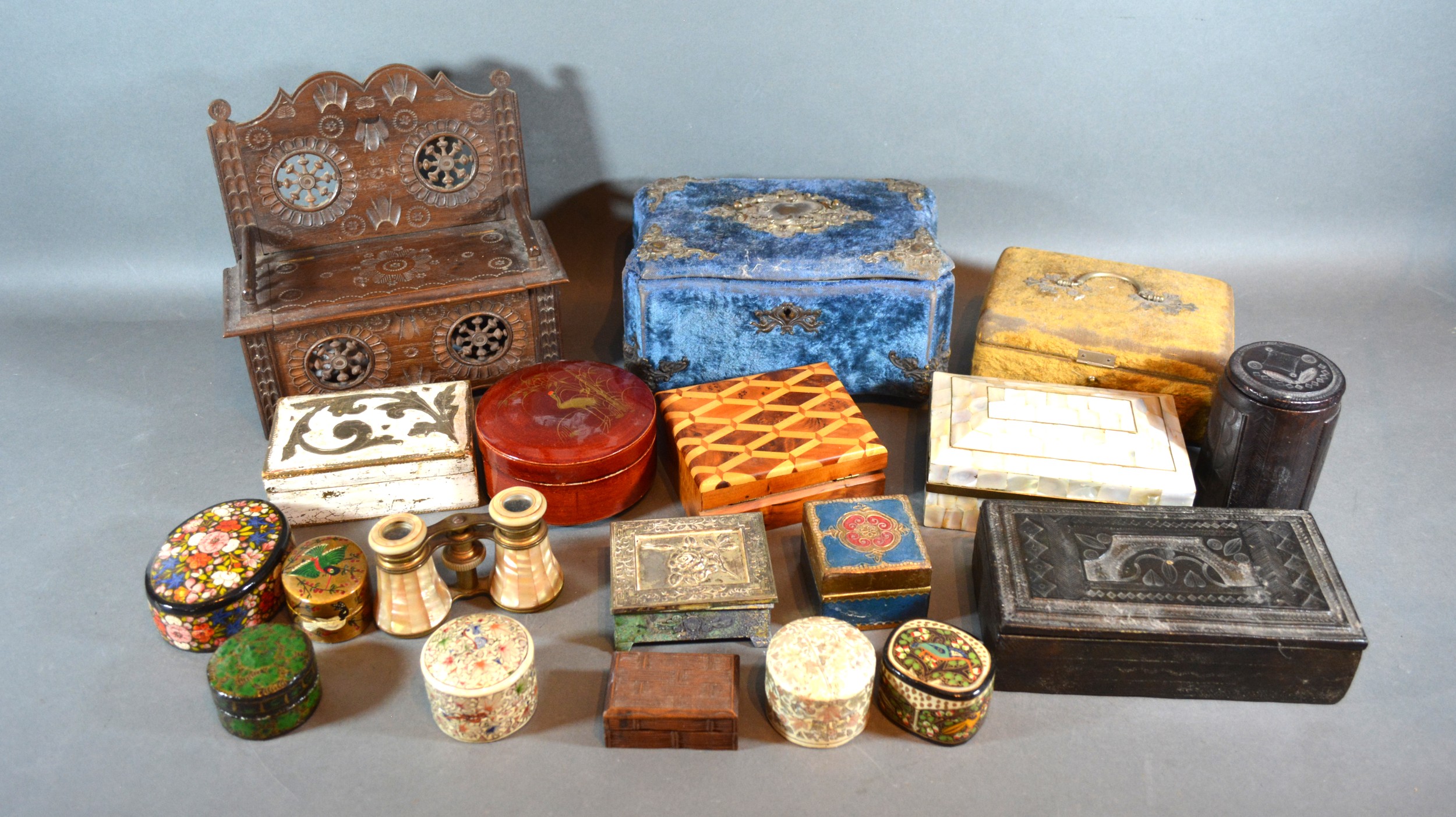 A Velvet Jewellery Casket together with a collection of other items