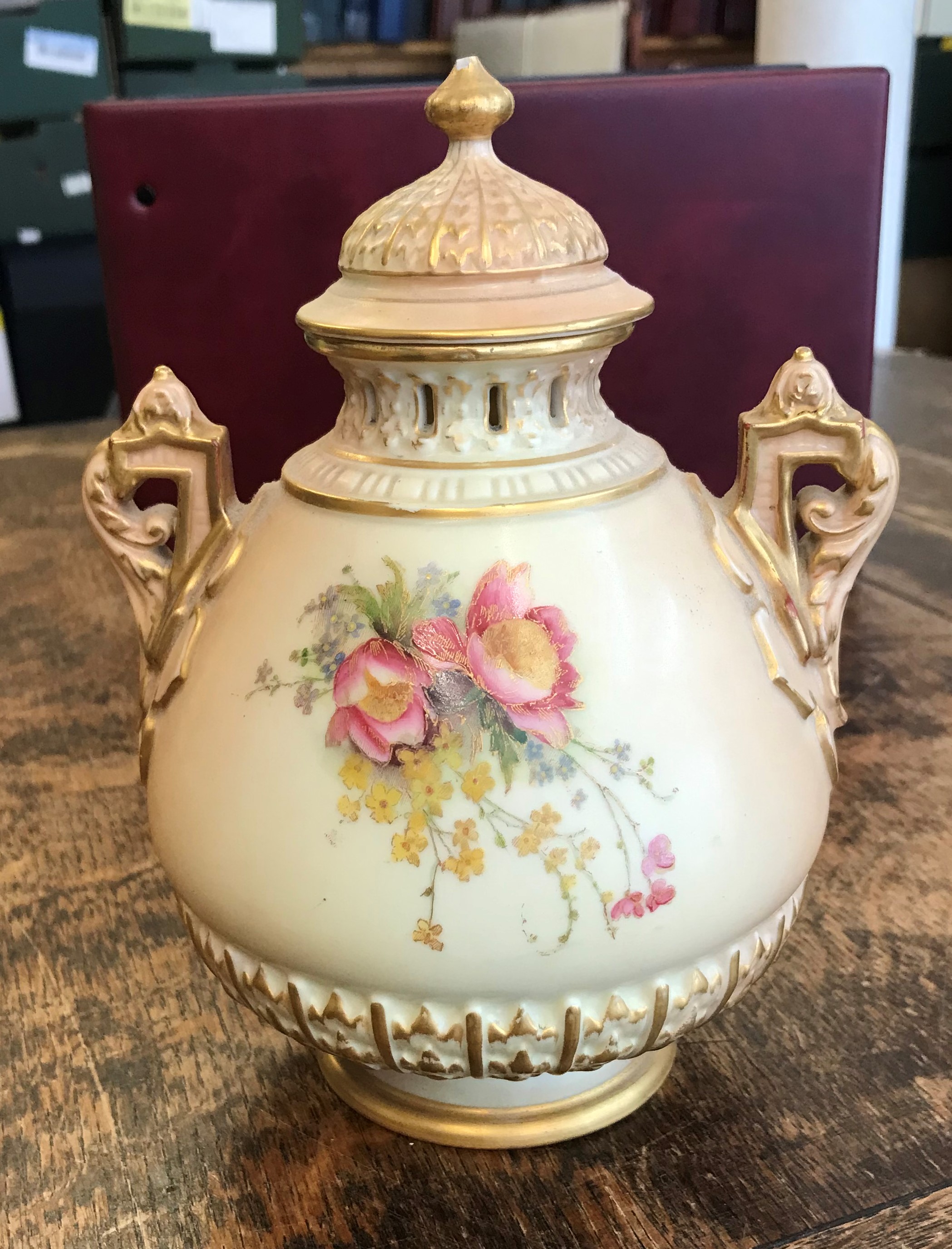 Royal Worcester 1903 Pot with Lid 7" Blush Ivory Reg 316660 Broken Tip to Lid - Image 2 of 2