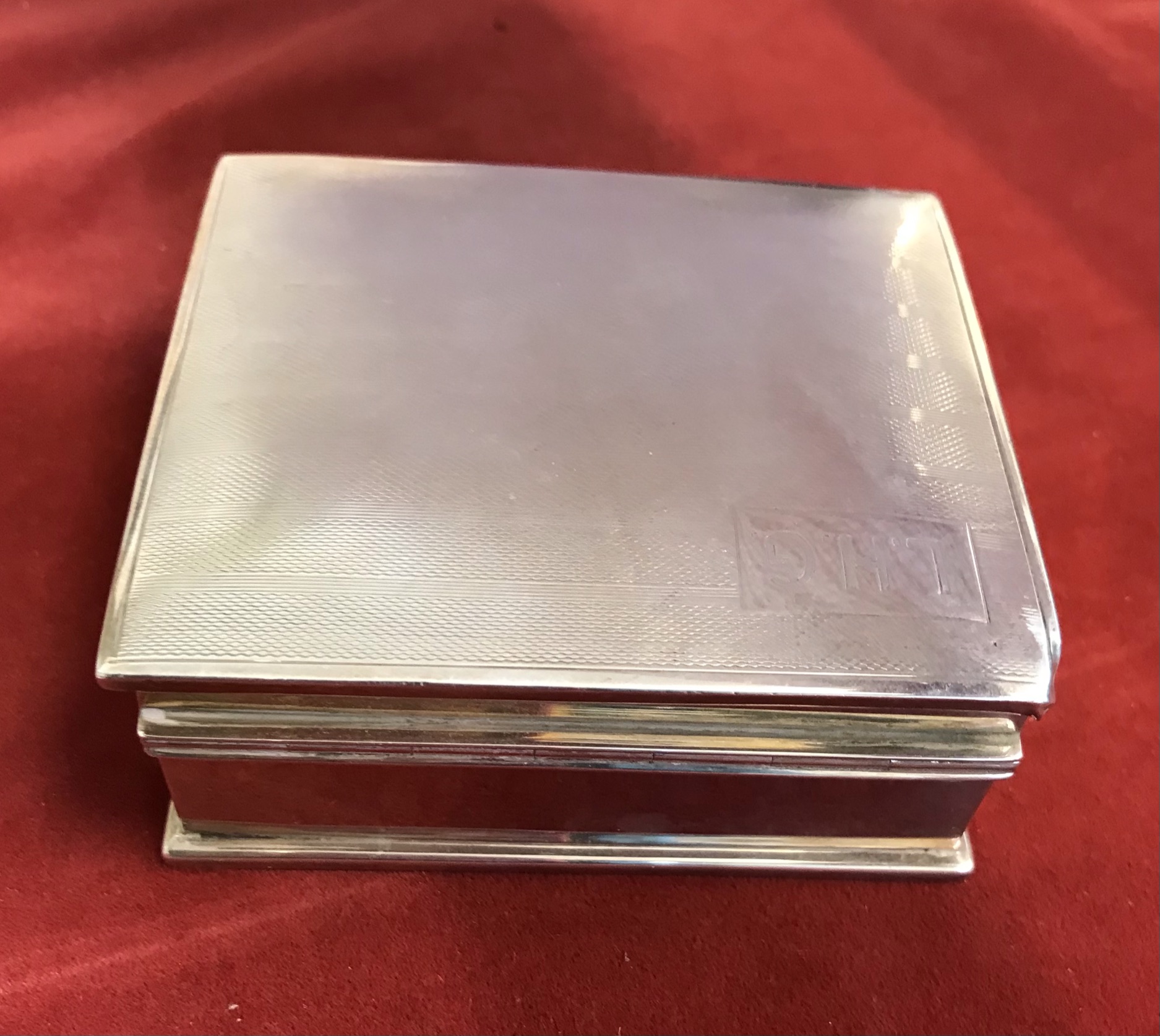 Silver Cigarette humidor box with pine insert, hallmarked W&H, Birmingham 1933 and has the