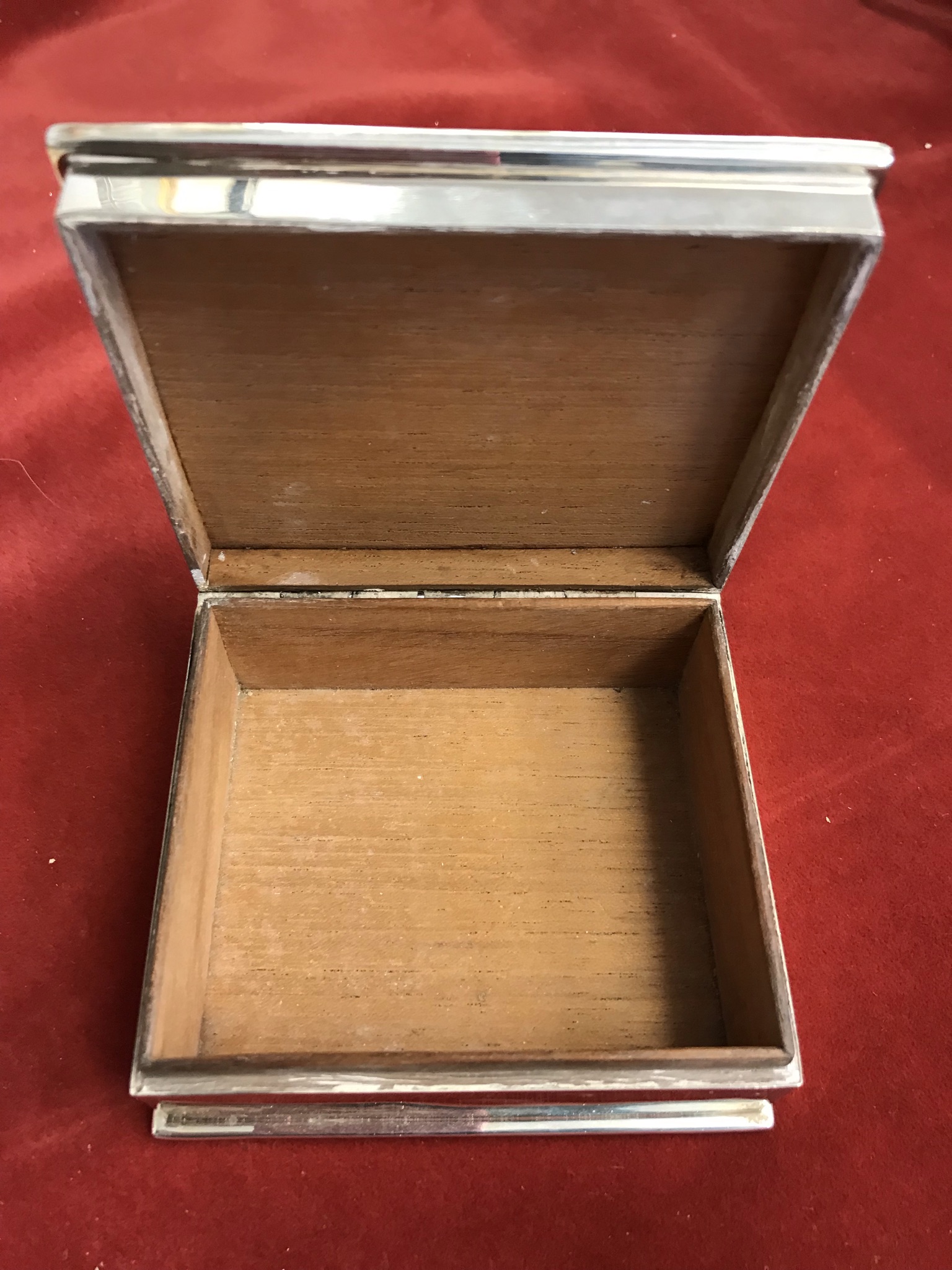 Silver Cigarette humidor box with pine insert, hallmarked W&H, Birmingham 1933 and has the - Image 2 of 2
