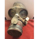 British WWII ?Civilian Duty Respirator made I & B. P., Co. 1938 in worn condition, in need of some