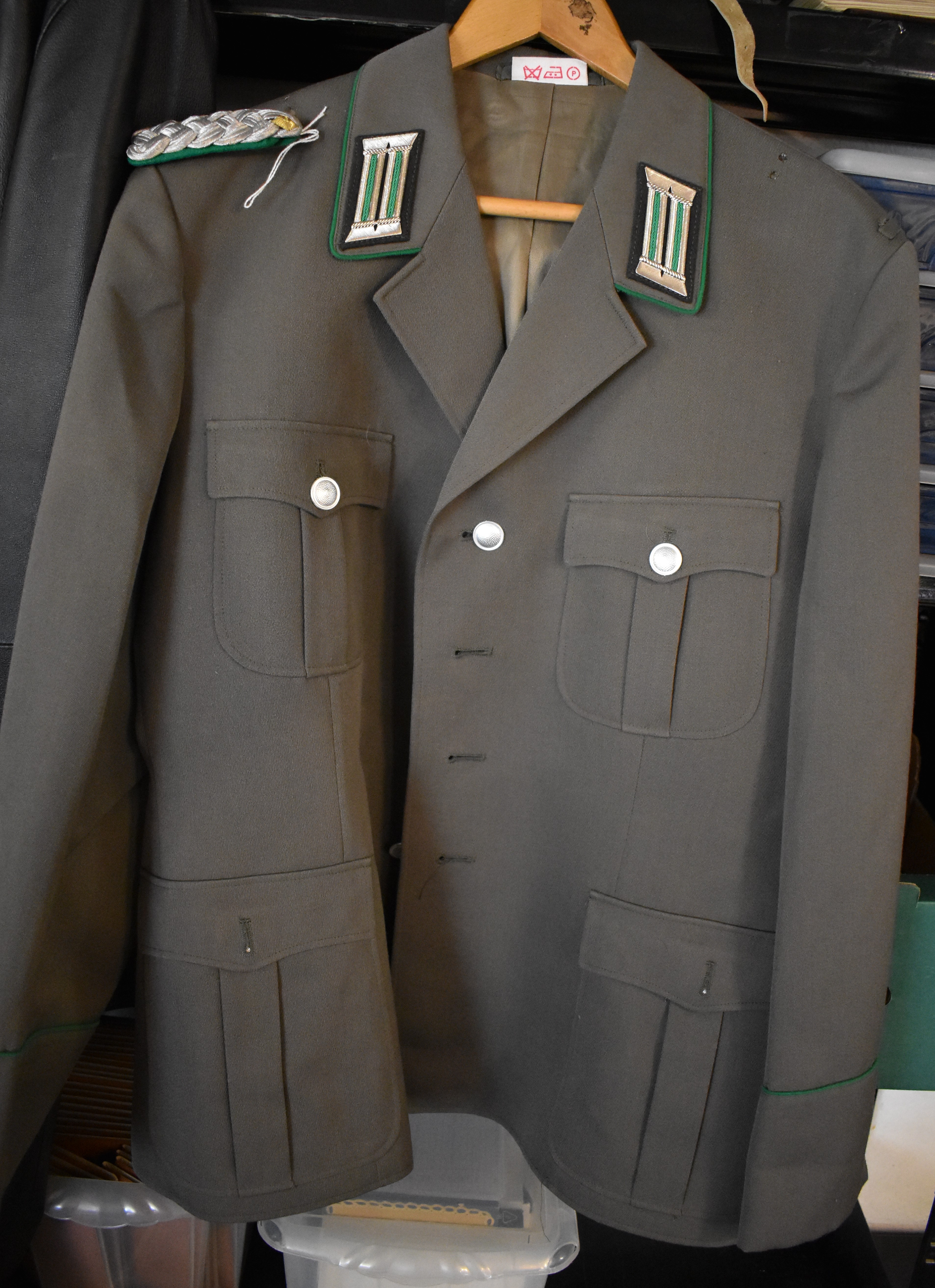 Cold War era East German DDR/NVA uniform jackets (3) East German Border Troops (Grenztruppen Der - Image 2 of 4