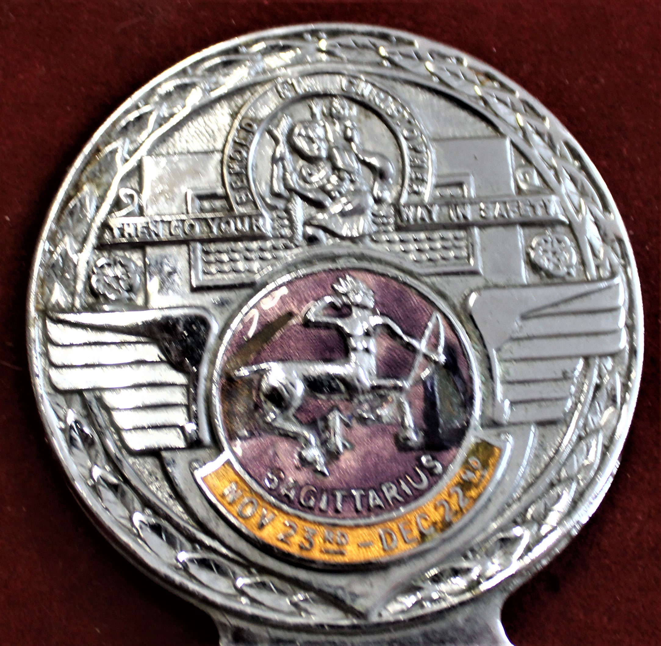 Vintage Car Badge Sagittarius Nov 23rd-Dec 22nd motto above sign of the zodiac, "Behold St - Image 2 of 2