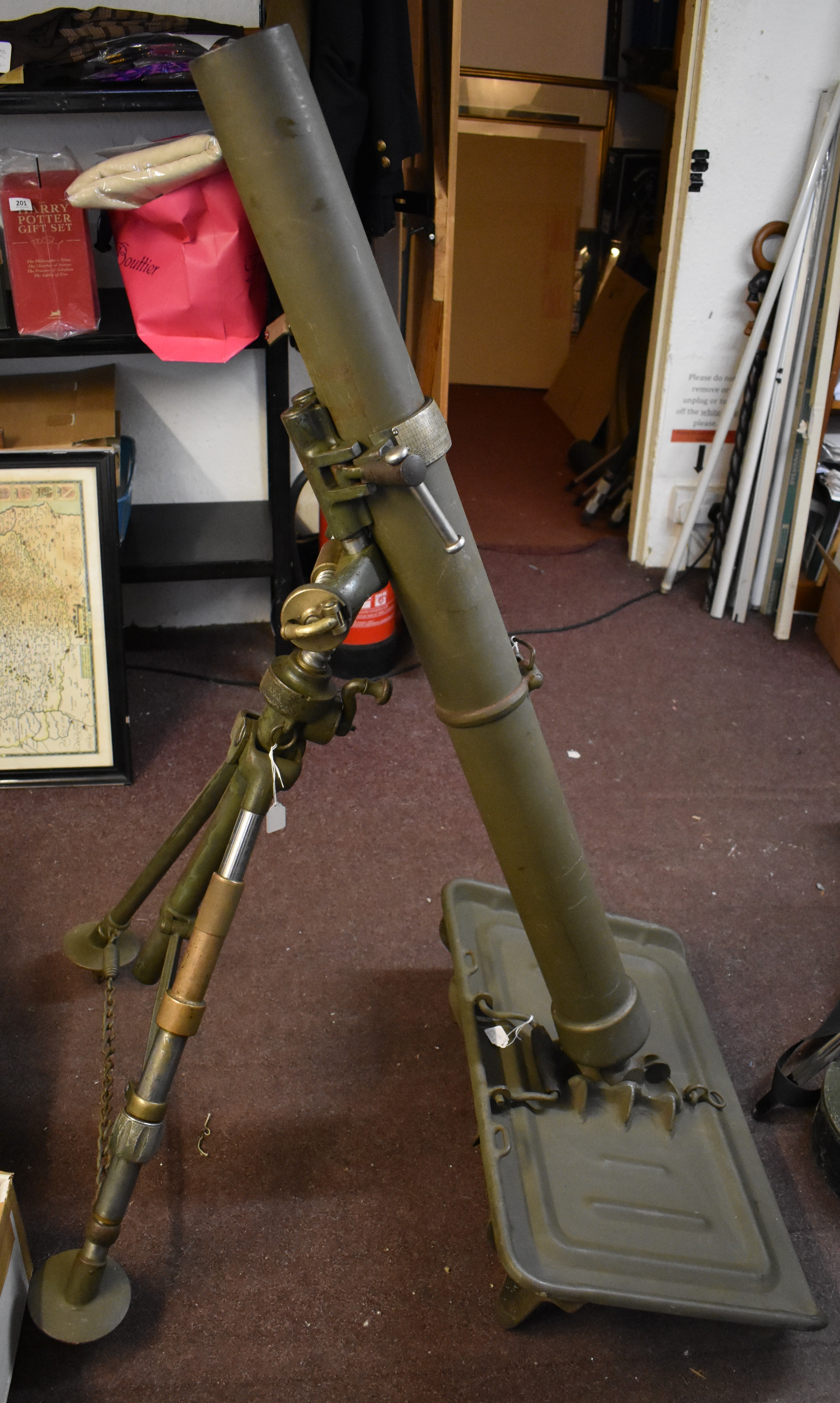 The Brandt mle 27/31 mortar with deactivation certificate, it was a regulation weapon of the