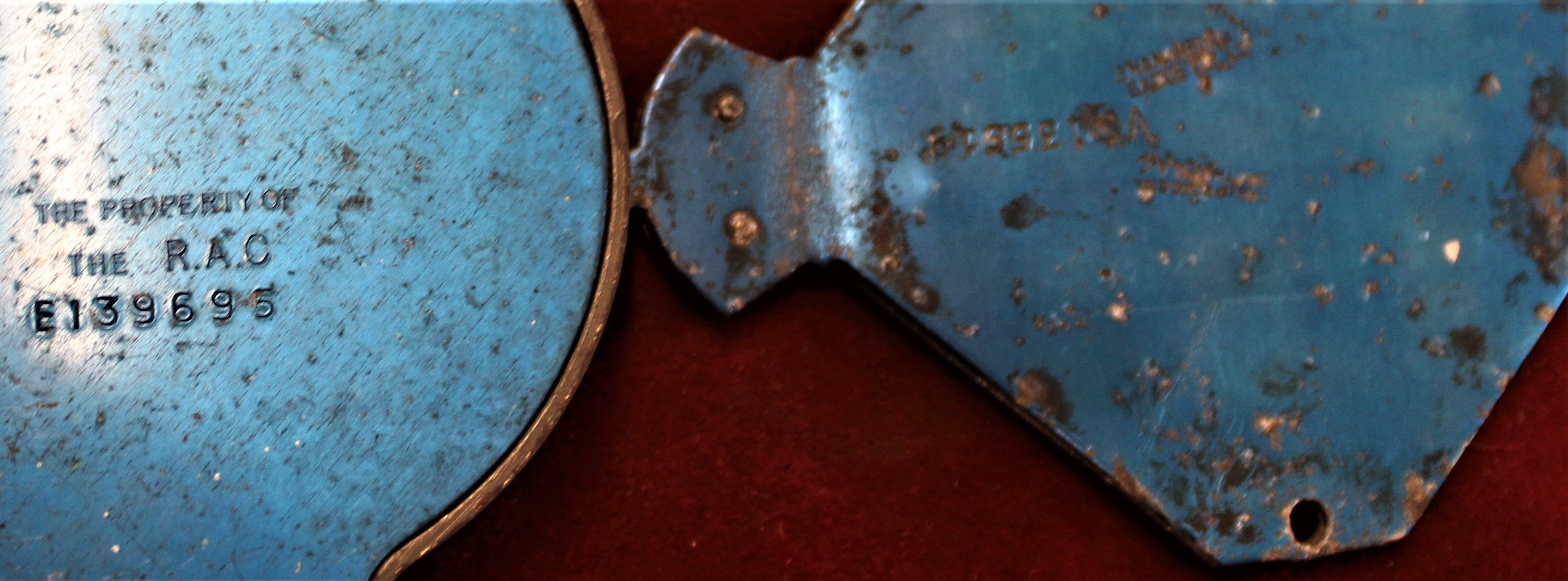 Vintage RAC Badge (King's Crown) No. VE135518 with chrome and blue enamel and another QEII Crown - Image 2 of 2