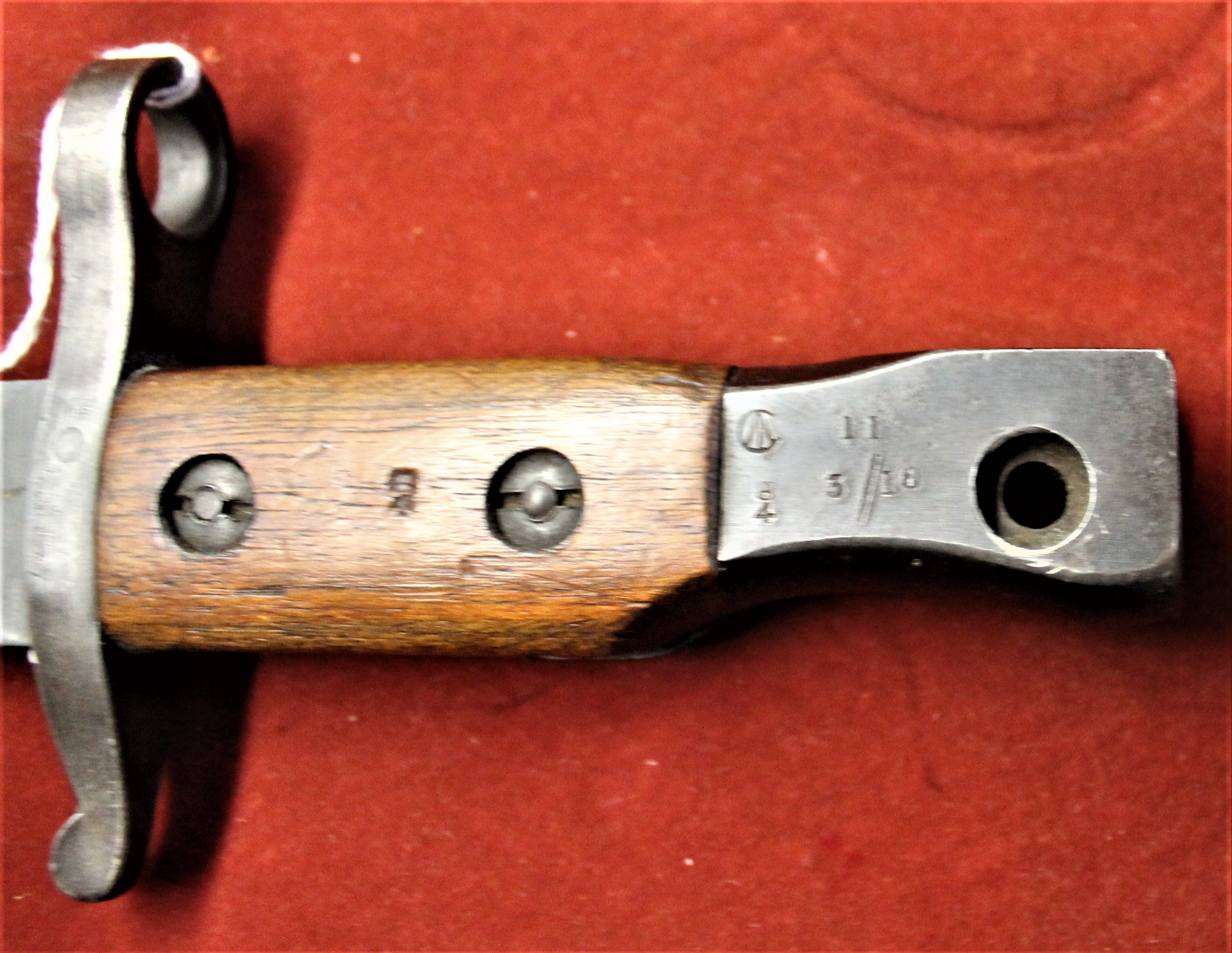 Canadian WWI MKII Ross Rifle Bayonet, made by Ross Rifle Co., Quebec 3/1916, with '11' acceptance - Image 2 of 3