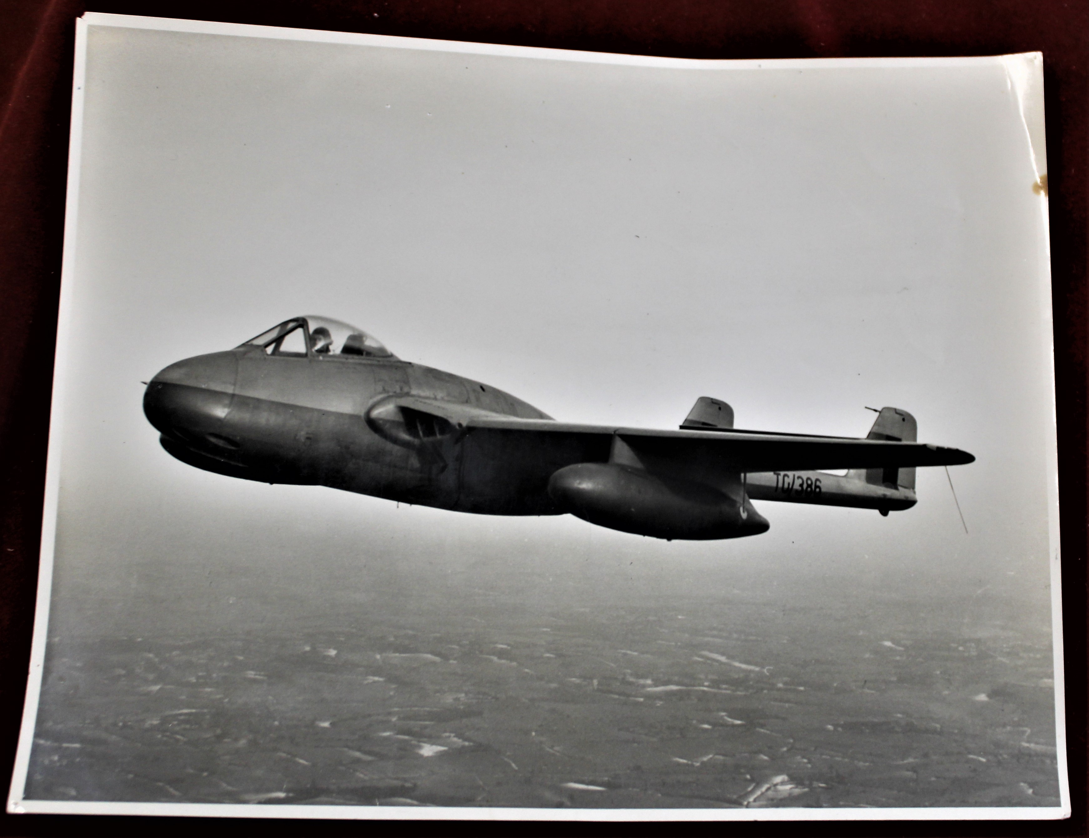 British 1946- dated D De Havilland - photograph of Vampire F.1-TG/386 Inflight (7x9)-plus tatty - Image 3 of 4