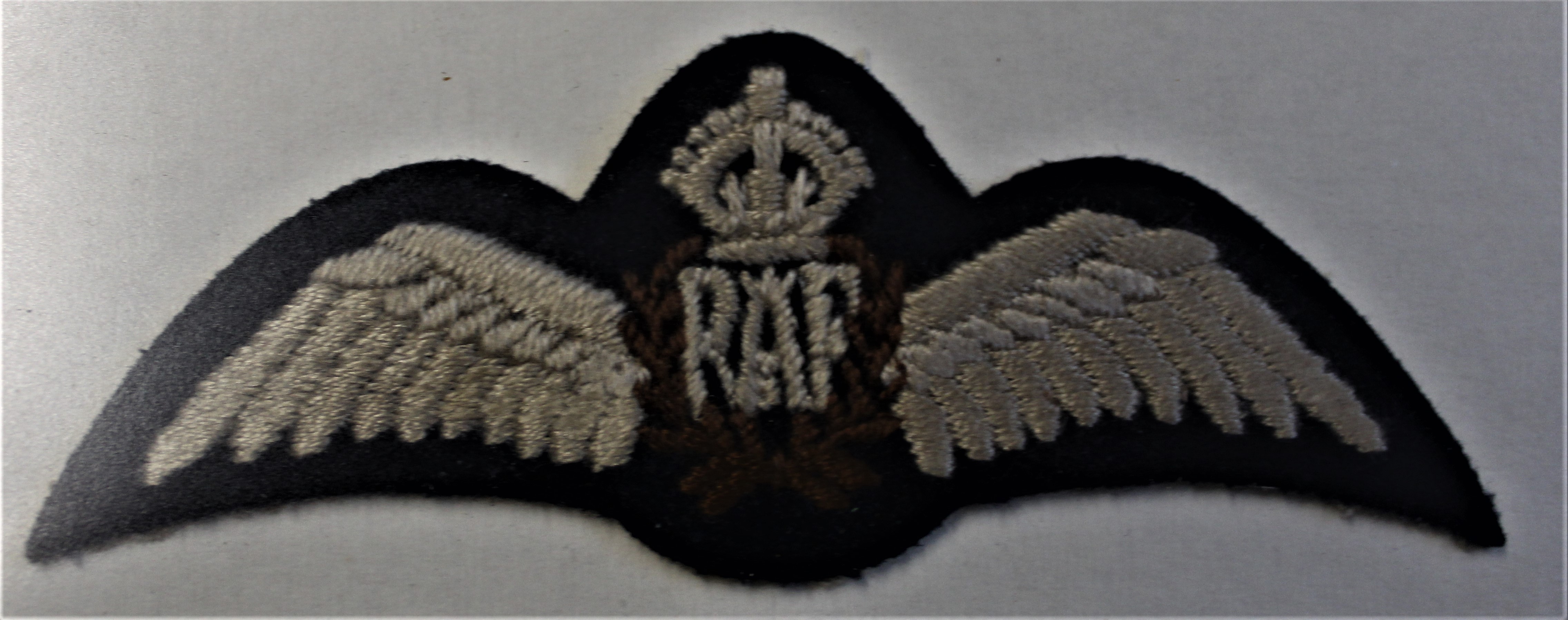 British WWII framed RAF pair of Pilots Wings (2) and American Army Air Forces/Civilian Pilot - Image 3 of 4