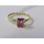 18ct YELLOW GOLD PINK SAPPHIRE SOLITAIRE RING, rectangular cut pink sapphire with accent diamonds to