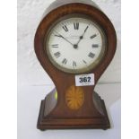 EDWARDIAN BALLOON CLOCK BY BADMINTON, in a mahogany veneered case with shell motive, 9" height