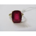 TESTS 9ct GOLD LARGE RED STONE RING, ring size 'M'