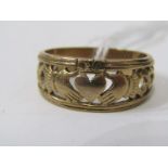 9ct YELLOW GOLD CLADDAGH RING, approx 6.2 grams, size Z
