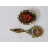 BROOCHES, 1 yellow metal Cairngorm style stone brooch, multi facetted design, 1 yellow metal gold