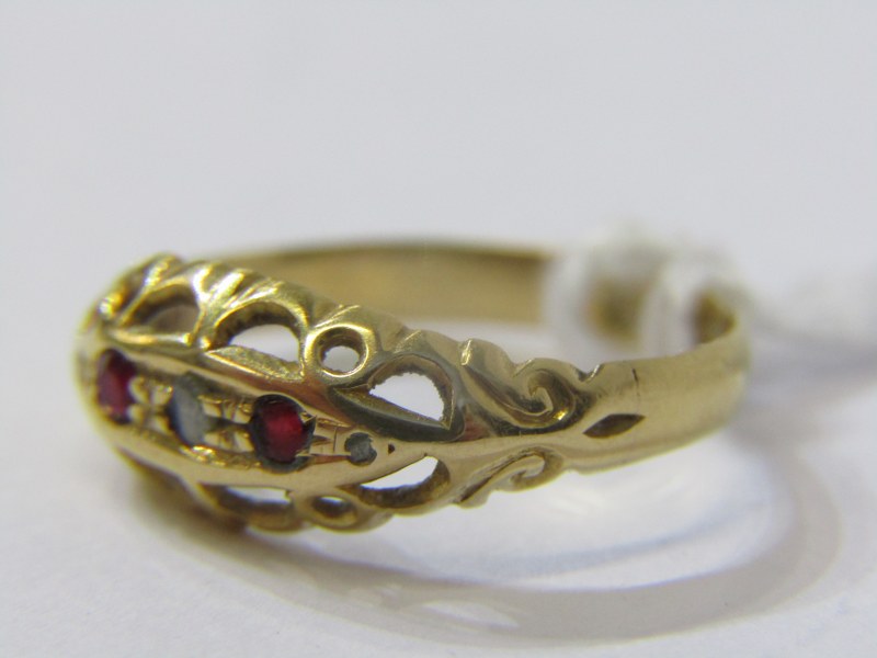 VINTAGE 18ct YELLOW GOLD RUBY & DIAMOND 3 STONE RING, size L - Image 4 of 6