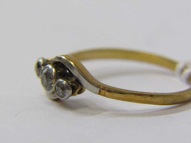 VINTAGE 18ct YELLOW GOLD & PLATINUM 3 STONE DIAMOND RING, size Q - Image 3 of 6