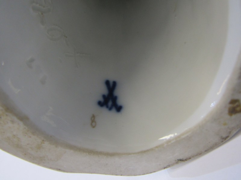 CONTINENTAL PORCELAIN, 19th Century figure of Parrot on tree stump, underglaze blue cross swords - Bild 9 aus 10