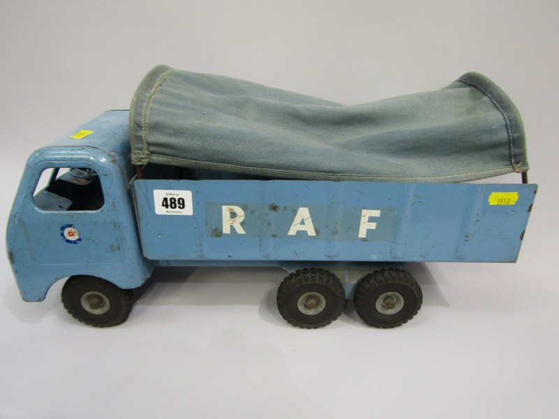 TIN PLATE TOY, blue enamelled RAF toy truck by L. Bros, 45cm length - Bild 3 aus 8