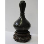 ORIENTAL METALWARE, Song Dynasty bronze gourd shaped vase, 20cm height (some damage to foot rim