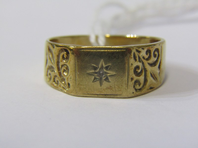 9ct YELLOW GOLD SIGNET RING, set with small diamond, size R - Bild 2 aus 6