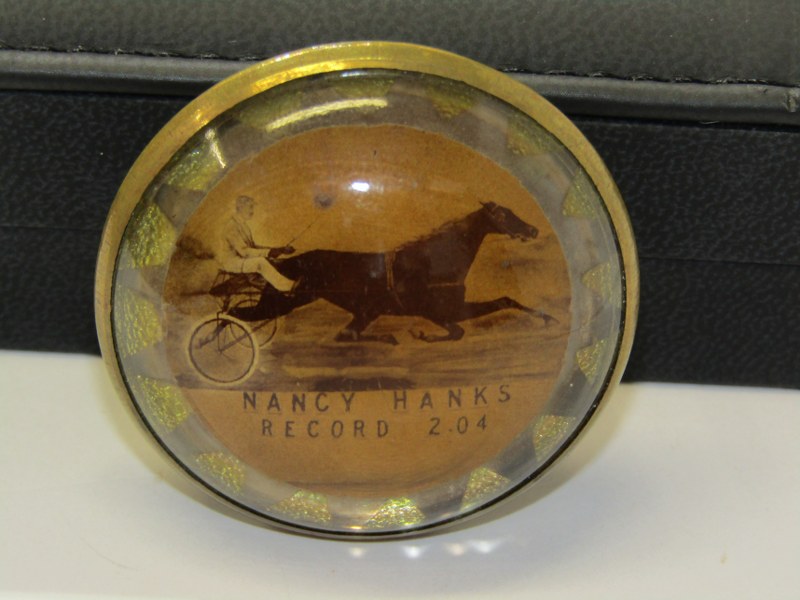 AMERICAN ANTIQUE FANCY BUCKLE, centre decorated "Nancy Hanks", trotting mare with cart, "Record 2. - Image 3 of 8