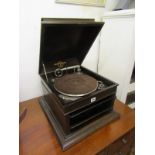 ANTIQUE TABLE TOP GRAMOPHONE, Columbia Grafonola oak cased table top gramophone, with chrome