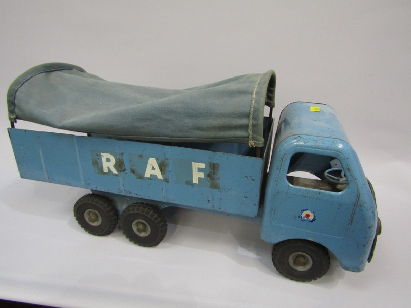 TIN PLATE TOY, blue enamelled RAF toy truck by L. Bros, 45cm length - Bild 5 aus 8