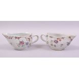 A PAIR OF CHINESE FAMILLE ROSE PORCELAIN SAUCE BOATS, 16cm long.