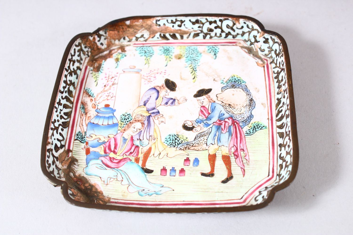 A PAIR OF CHINESE CANTON ENAMELLED DISHES, painted with European figures in outdoor settings, 10cm - Image 3 of 4
