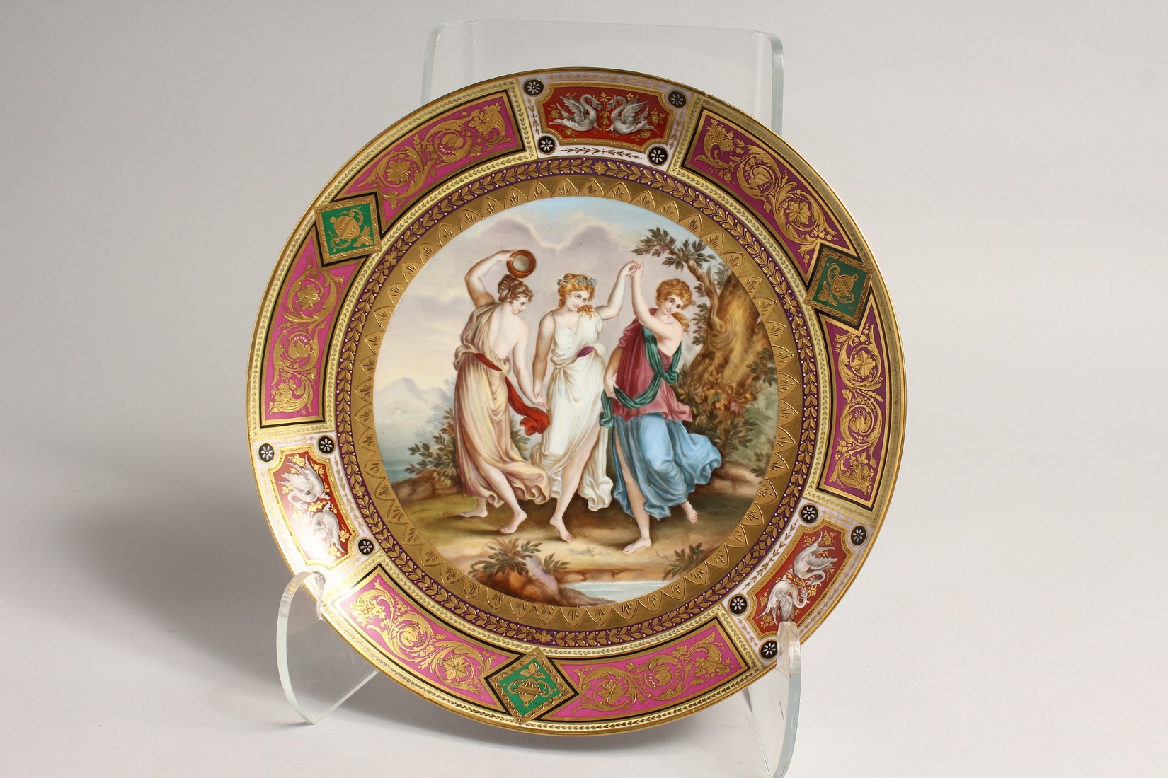 A SUPERB 19TH CENTURY VIENNA CIRCULAR PLATE with high quality painting and gilding. The centre - Image 2 of 3