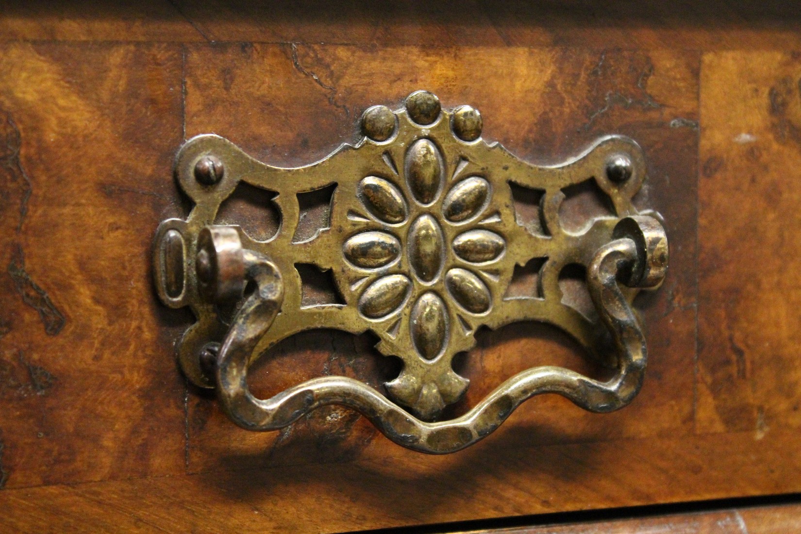 AN 18TH CENTURY WALNUT ESCRITOIRE, with a frieze drawer above the fall flap, enclosing a small - Image 6 of 14