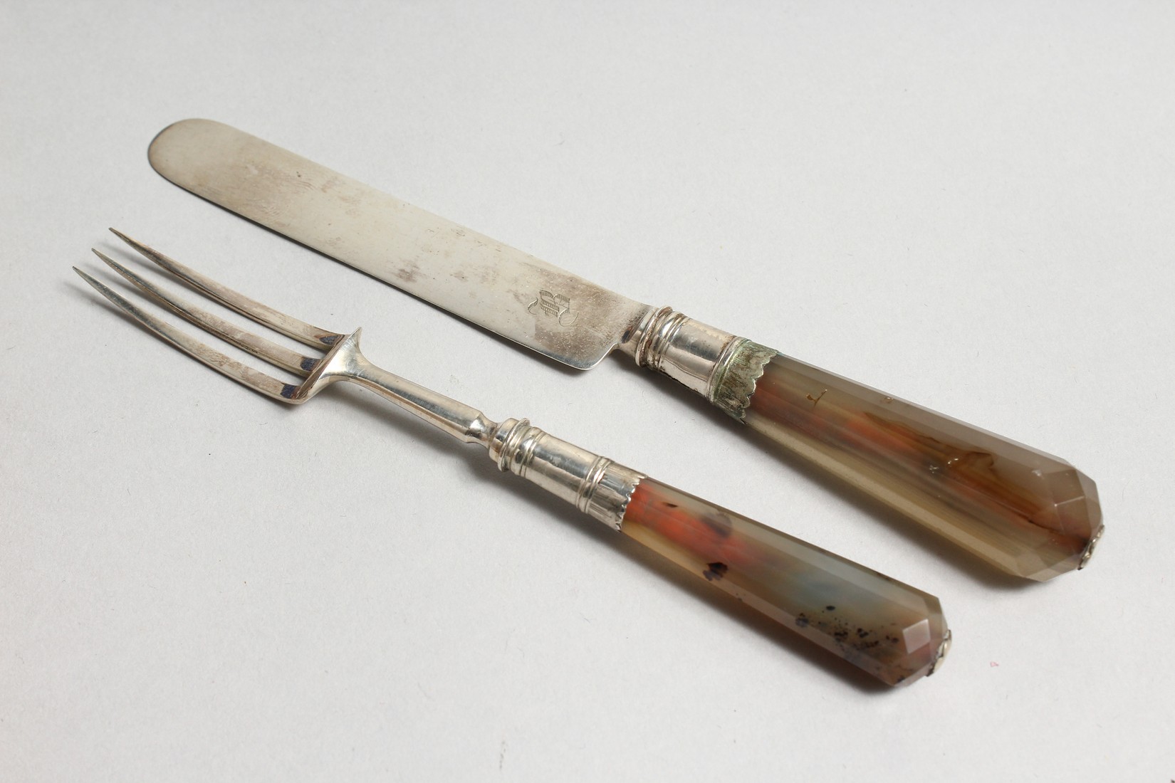 A SET OF SILVER VICTORIAN AGATE HANDLE KNIVES AND FORKS by George Unite, London 1860. - Image 8 of 11