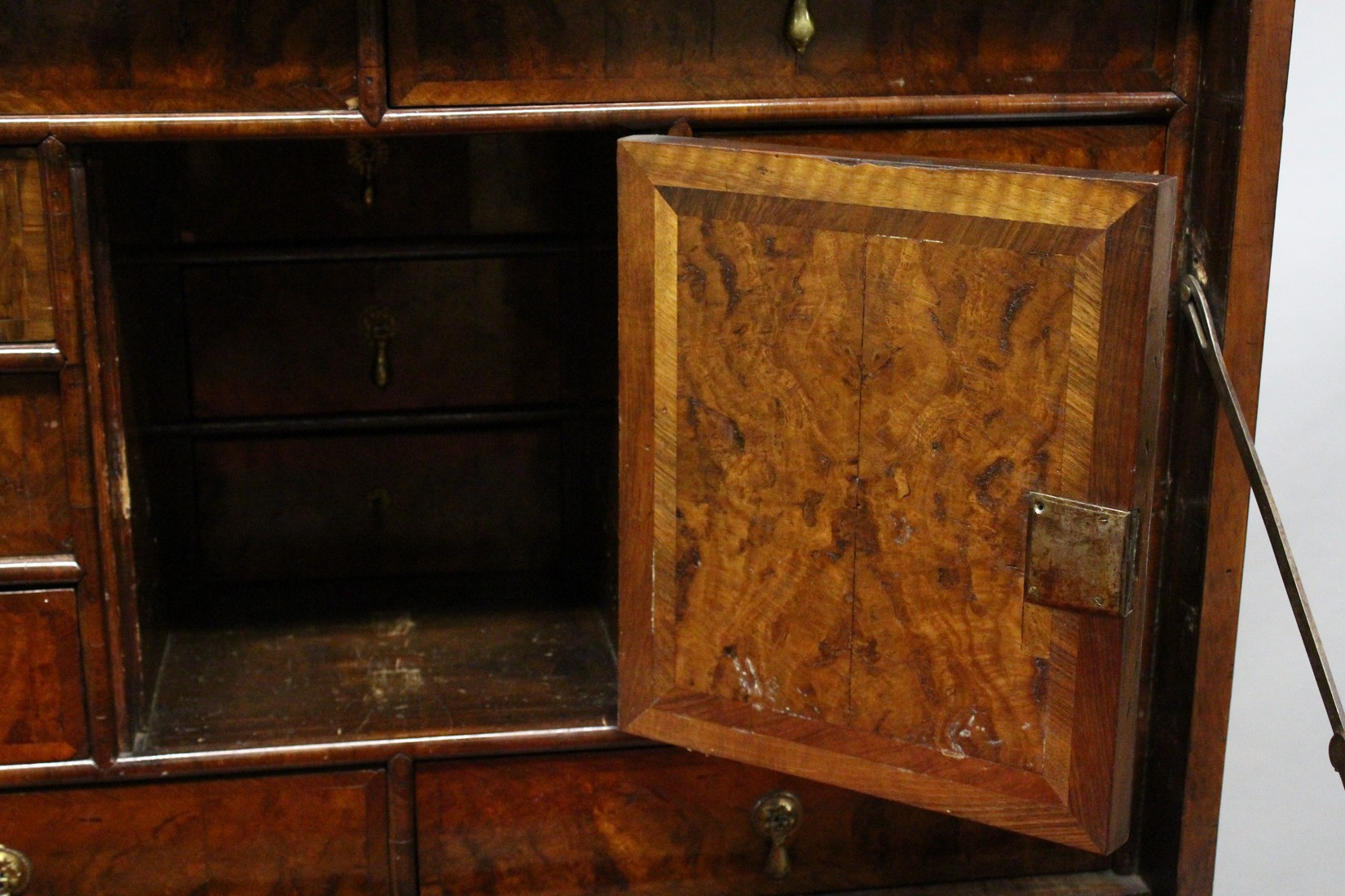 AN 18TH CENTURY WALNUT ESCRITOIRE, with a frieze drawer above the fall flap, enclosing a small - Image 13 of 14