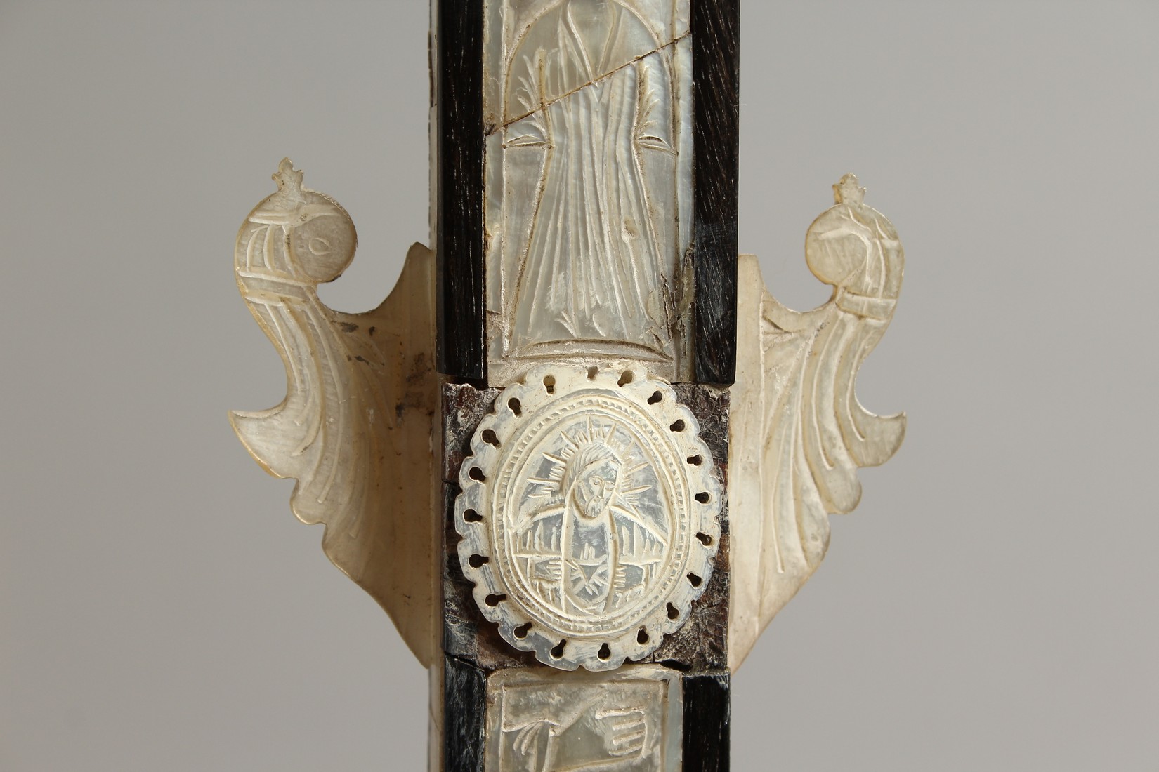 AN 18TH CENTURY OLIVE WOOD AND MOTHER OF PEARL JERUSALEM CRUCIFIX. 27ins high. - Image 6 of 10