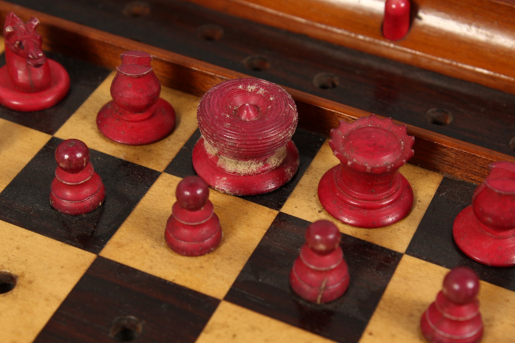 A JACQUES TRAVELLING CHESS SET AND FOLDING CASE BOARD. - Image 3 of 19
