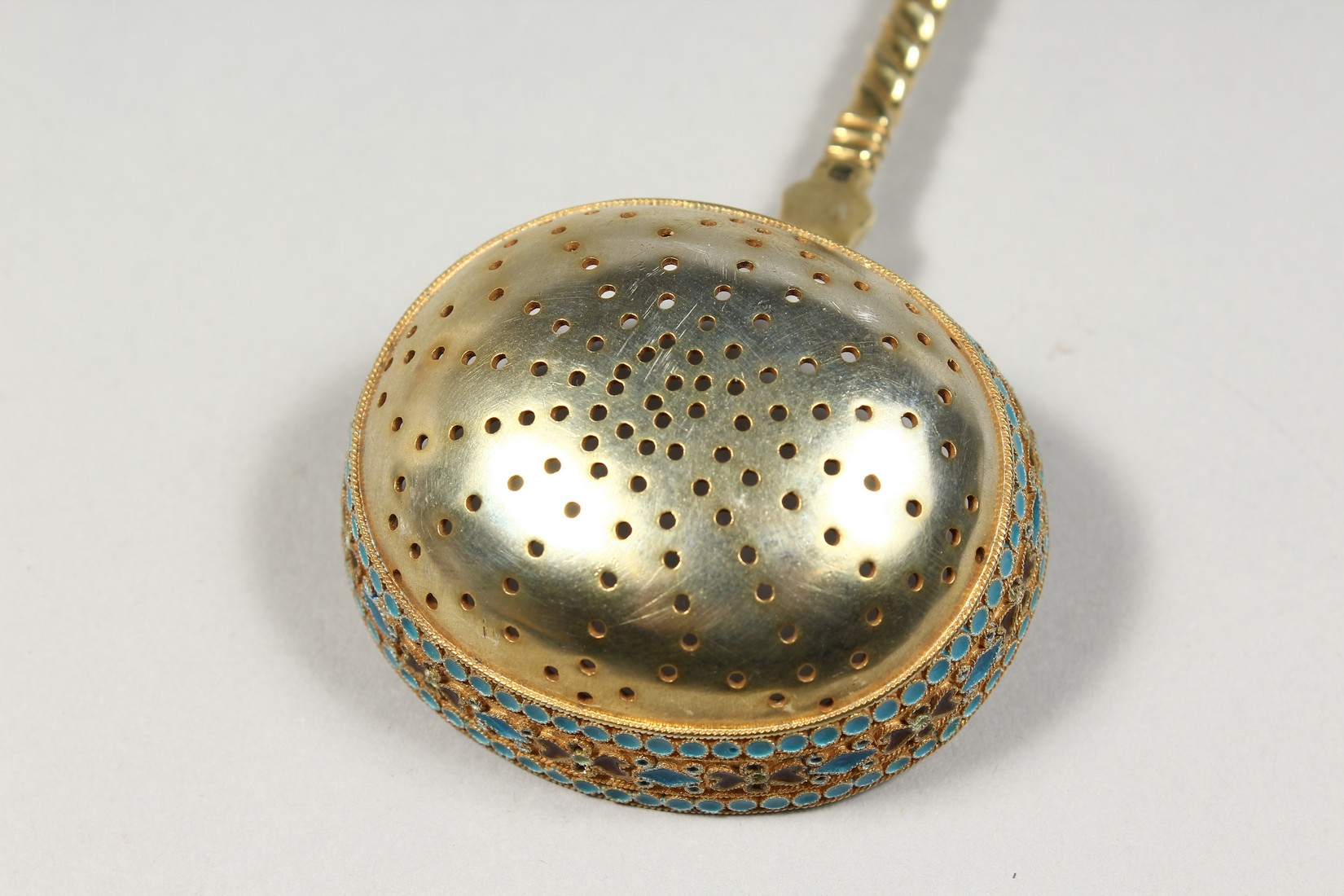 A RUSSIAN SILVER ENAMEL SIFTER SPOON. Mark 84. 6.5ins long. - Image 4 of 5