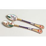 A PAIR OF CONTINENTAL SILVER AND ENAMEL SPOONS "KAUNAS".