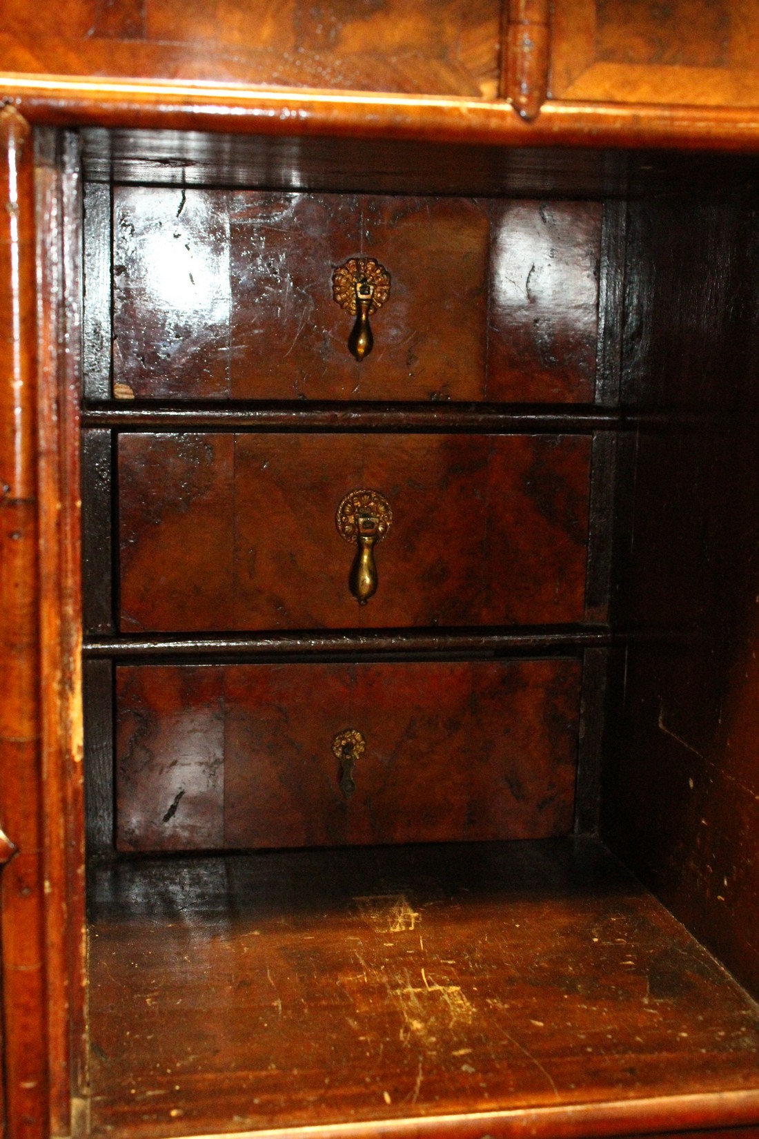 AN 18TH CENTURY WALNUT ESCRITOIRE, with a frieze drawer above the fall flap, enclosing a small - Image 14 of 14