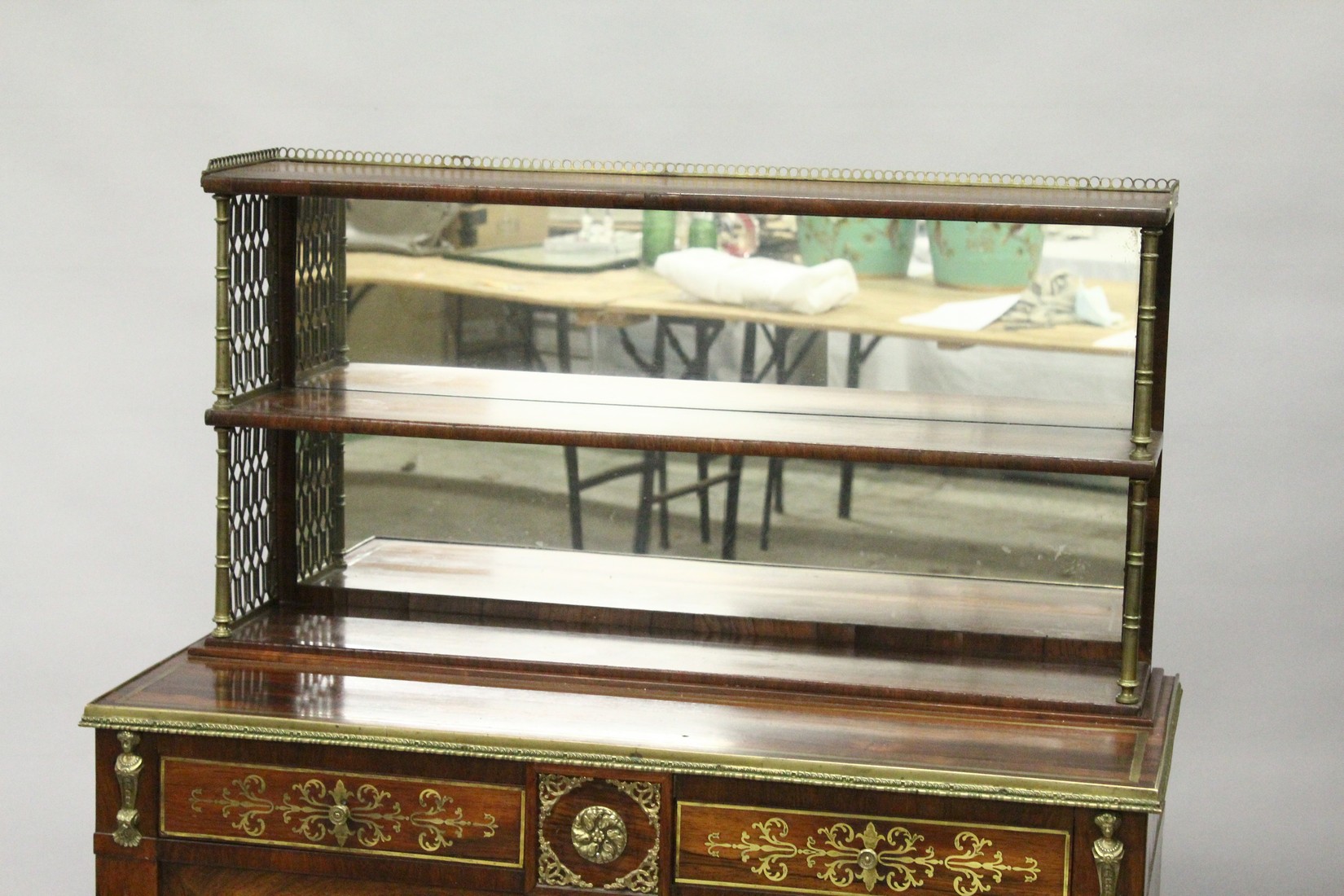 A SUPERB REGENCY ROSEWOOD BRASS INLAID CHIFFONIER in the manner of JOHN MC LEAN, with book shelf - Image 3 of 16