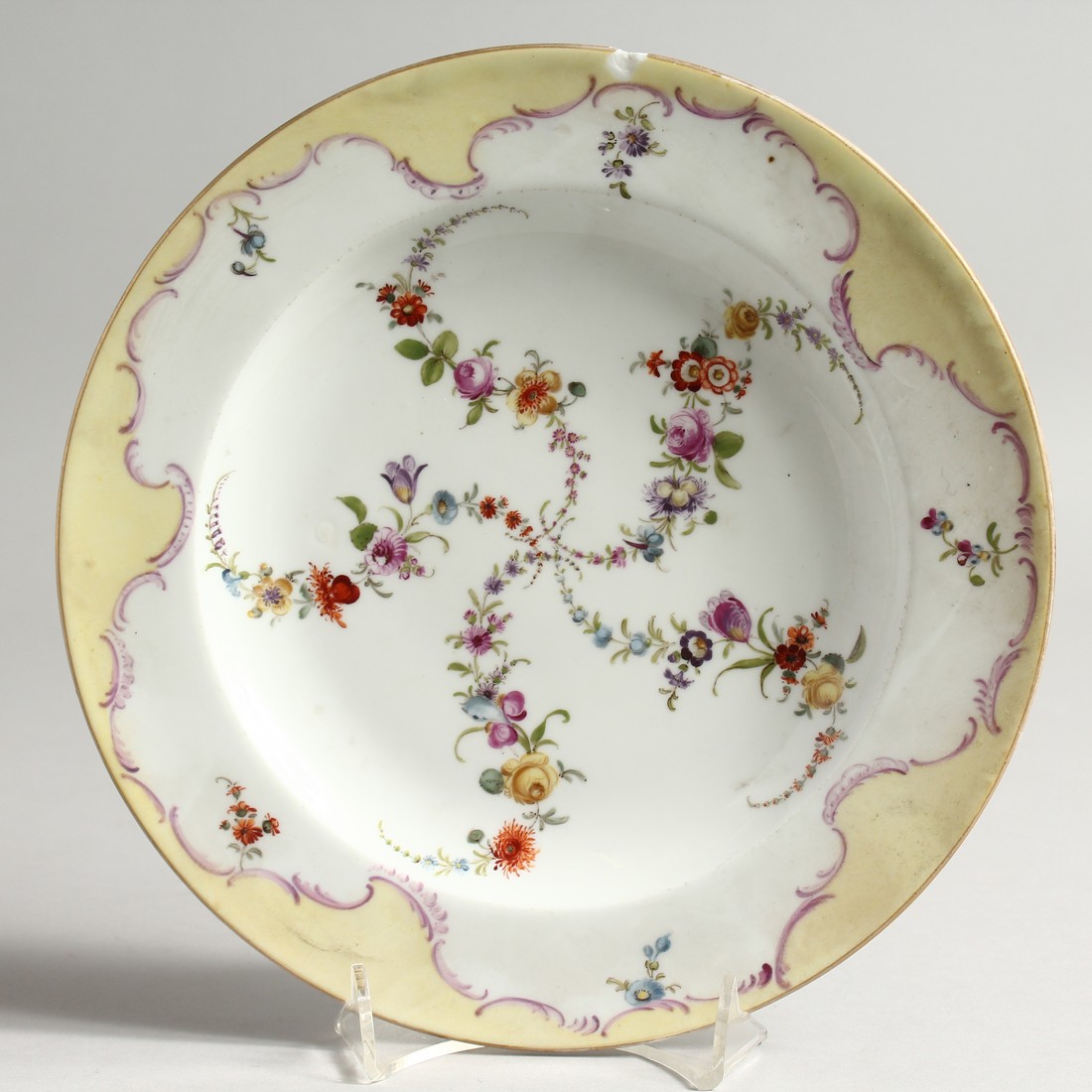 A SET OF FIVE 19TH CENTURY MEISSEN PLATES painted with garlands Cross swords mark in blue 9ins - Bild 6 aus 13