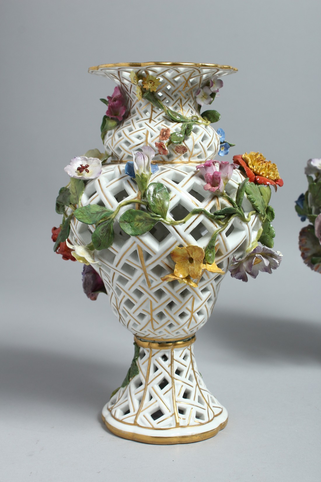 A PAIR OF MEISSEN PORCELAIN BALLUSTER SHAPED VASES, with pierced bodies and floral encrusted - Bild 2 aus 12