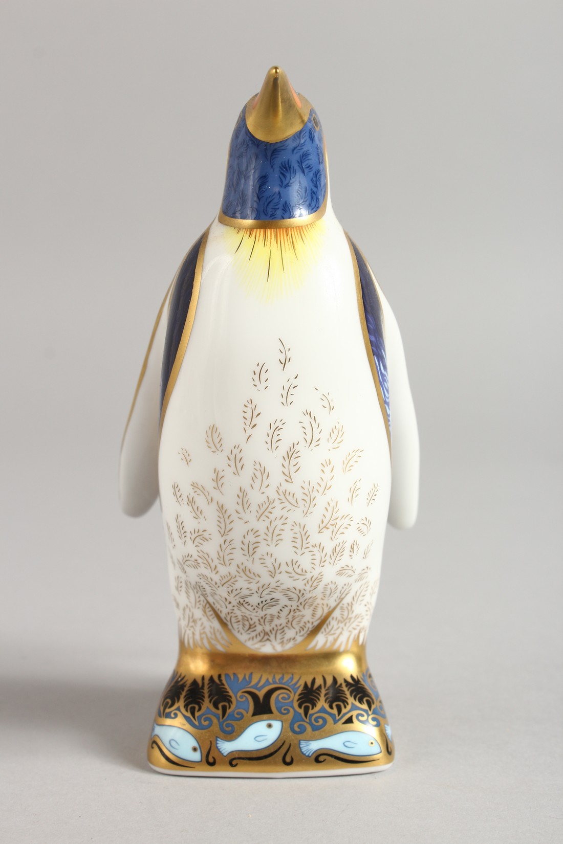 A ROYAL CROWN DERBY PAPERWEIGHT of an Emperor Penguin, dated 2006. - Bild 5 aus 5