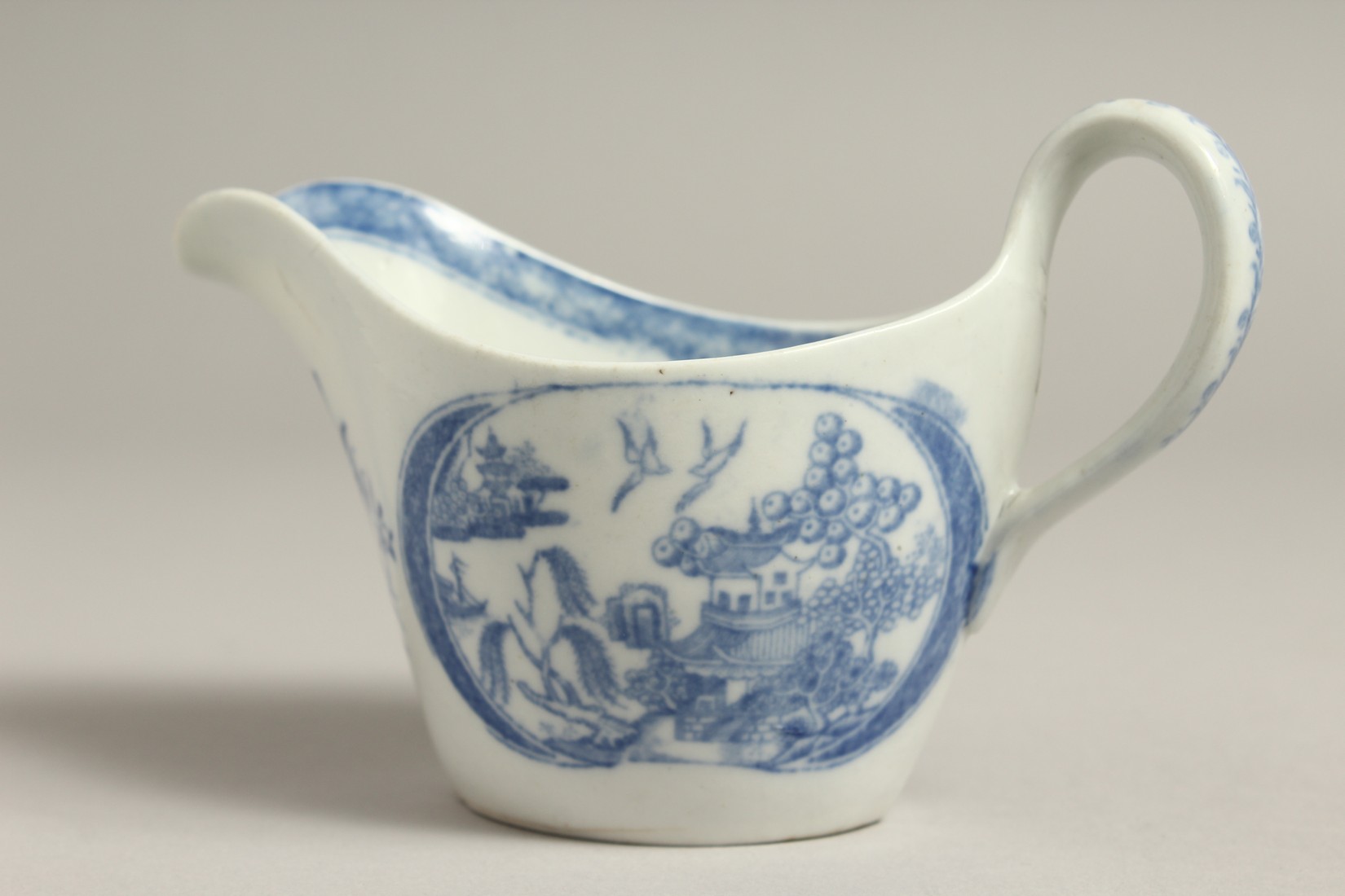 A TURNERS BLUE AND WHITE JUG, printed Chinese pattern, Godden Ref. Collection, illustrated Godden - Bild 4 aus 7