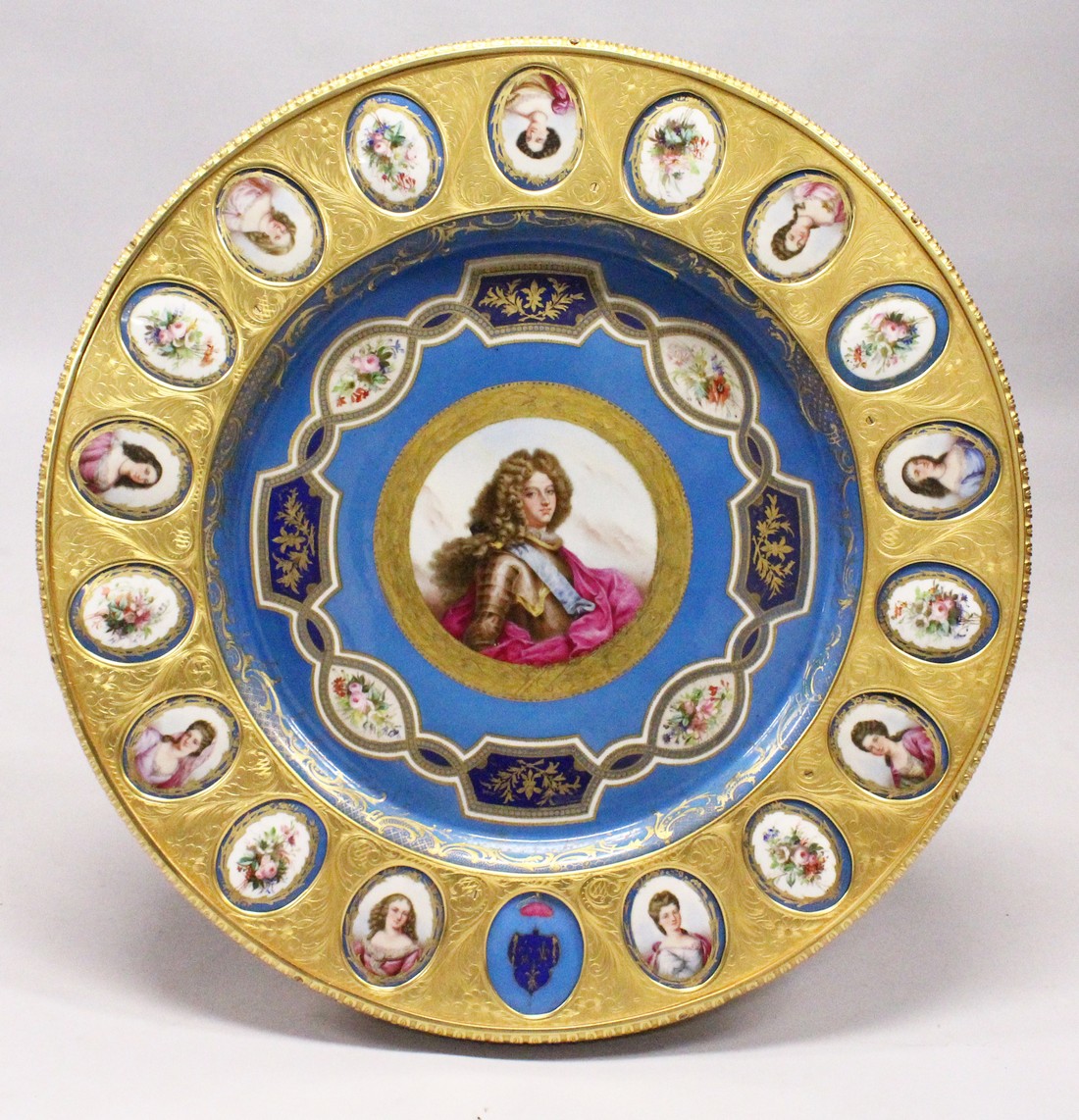 A SUPERB 19TH CENTURY SEVRES AND ORMOLU GEURIDON, thecircular top inset with a painted porcelain - Bild 5 aus 17