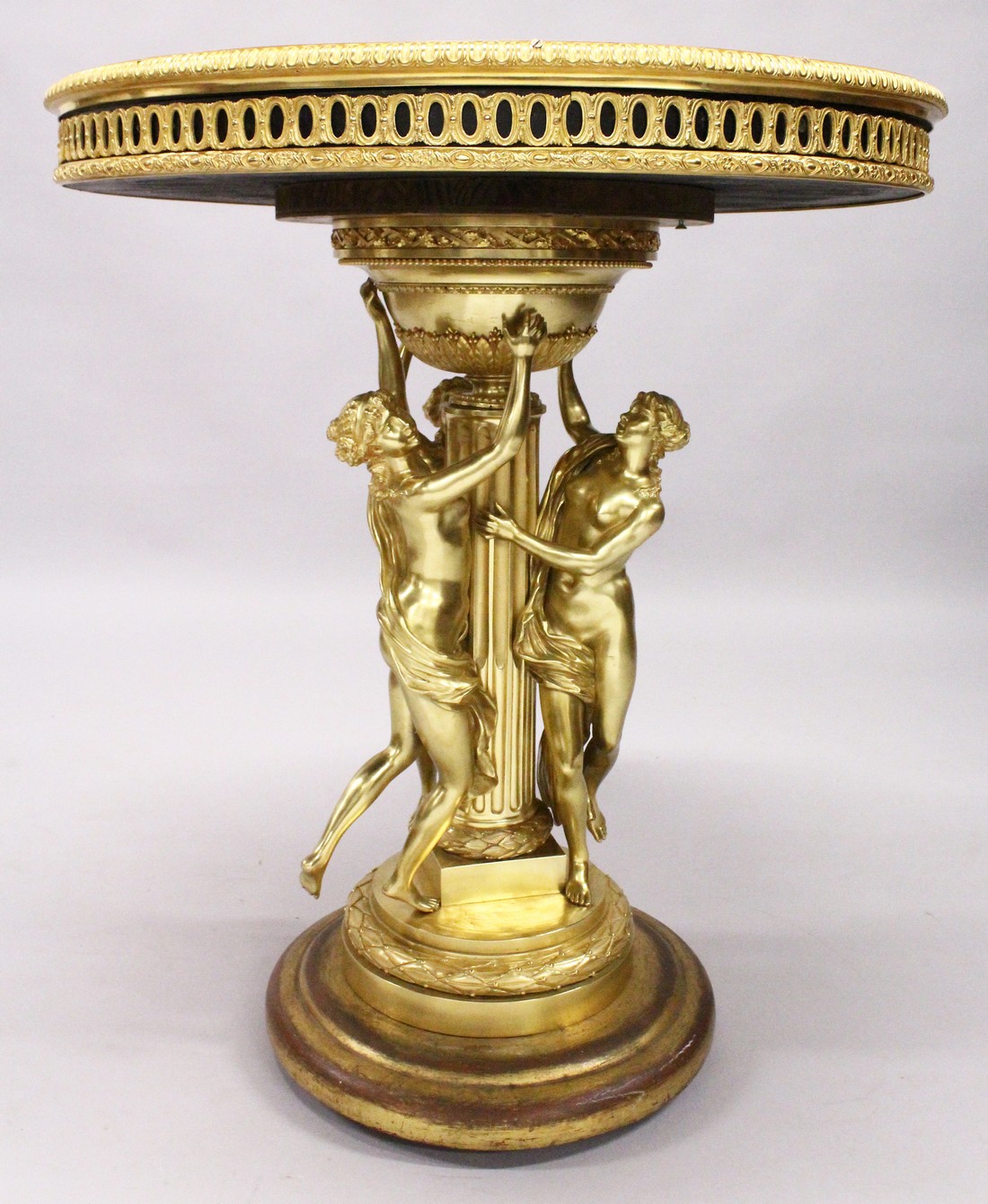 A SUPERB 19TH CENTURY SEVRES AND ORMOLU GEURIDON, thecircular top inset with a painted porcelain - Bild 2 aus 17