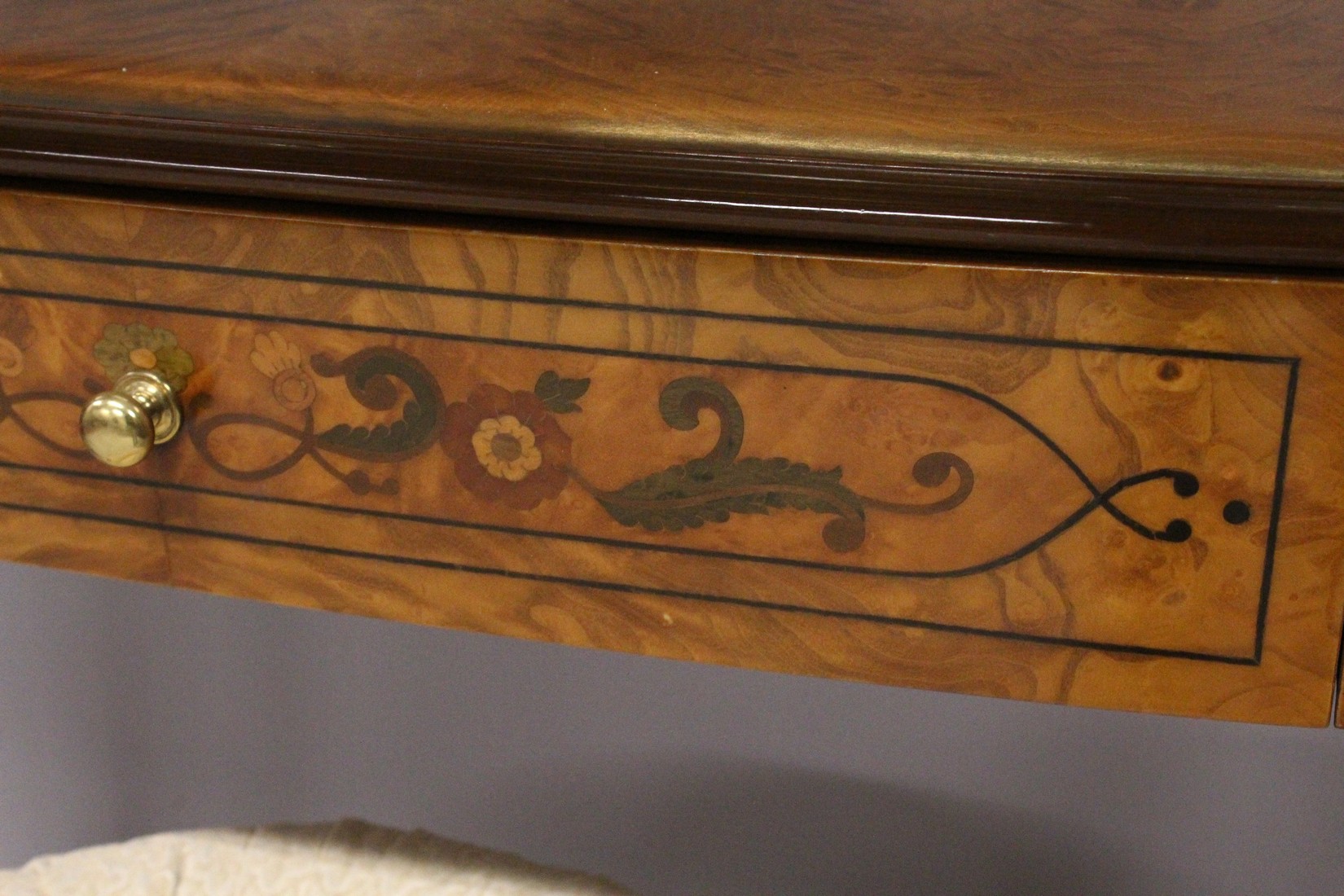 A STYLISH BURRWOOD, BRASS AND GLASS DRESSING TABLE, 20th Century with an oval mirror, bevelled glass - Image 3 of 4